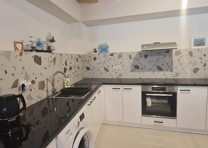 Dom wakacyjny Ivoni Family House *