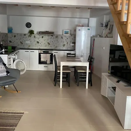 Ivoni Family House Tatil Evi