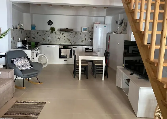 Ivoni Family House Tatil Evi